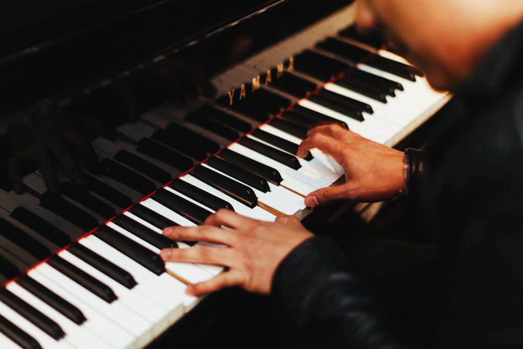 Hello adele – easy piano notes with letters