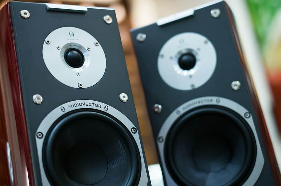 Floorstanding speakers