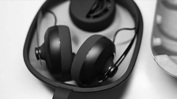 Studio headphones