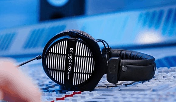 beyerdynamic DT 990 PRO Over-Ear Studio Headphones