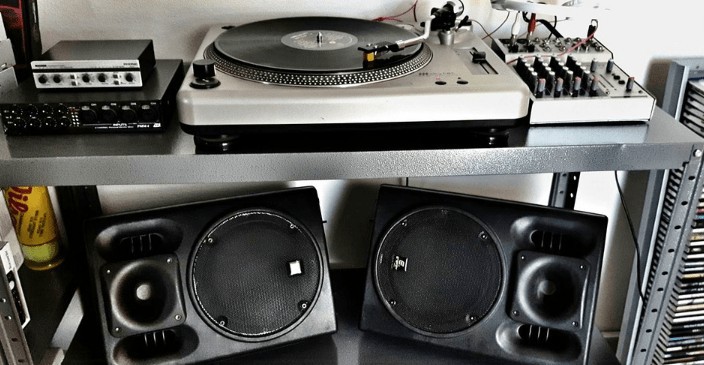 Powered speakers with phono preamps