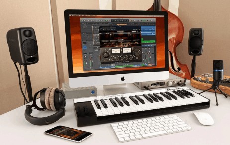 iLoud Compact Studio Monitor