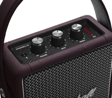 Volume, bass, and trebel knobs