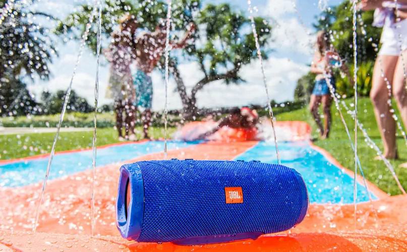 JBL Charge 3 waterproof feature