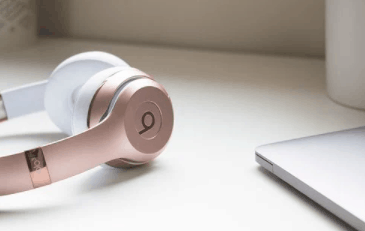 Connect Beats wireless headphones with your laptop