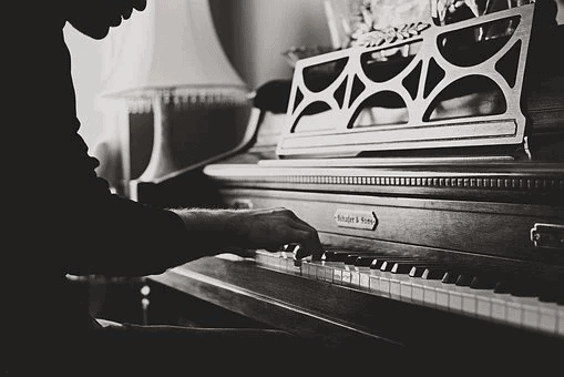 Basic information on miking an upright piano