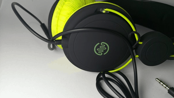 Keep Headphones from Tangling
