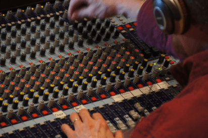 How to choose a music mixer