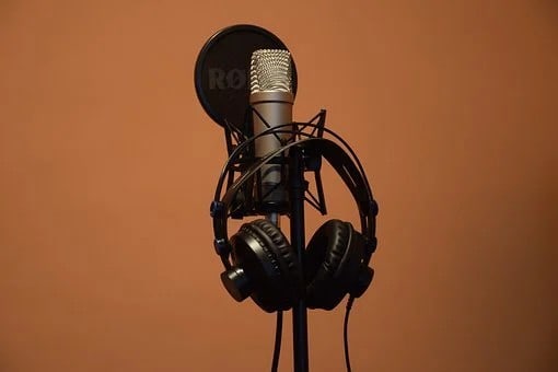 Podcast headphones