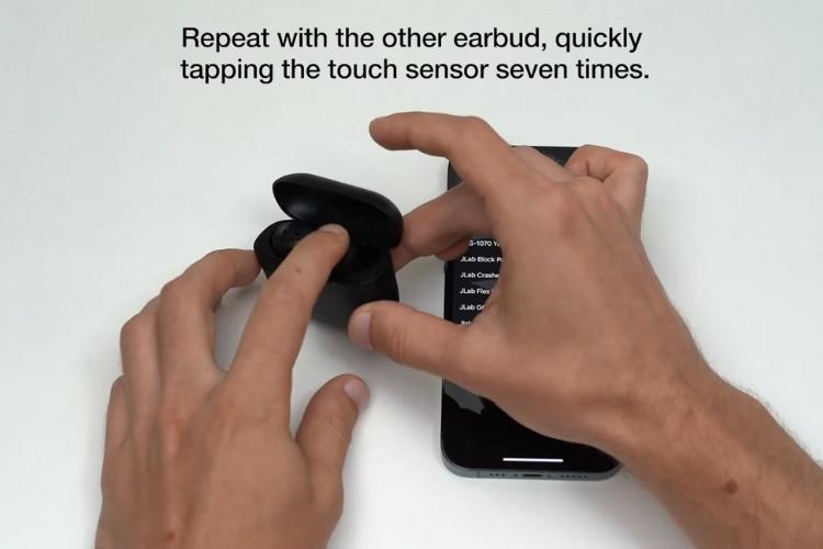 Guide to reset the earbuds