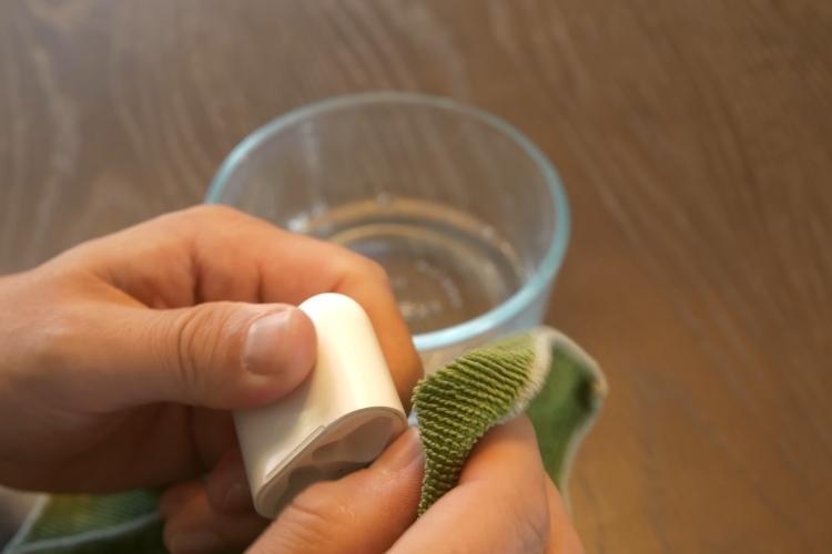 Tips to clean the buds